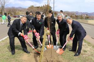 ハナモモ記念植樹