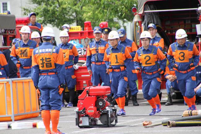 Rushing to our Action Stations ・消火配置へ急ぎ足