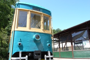 霊山こどもの村・保原中央公民館に保存されている車両の写真