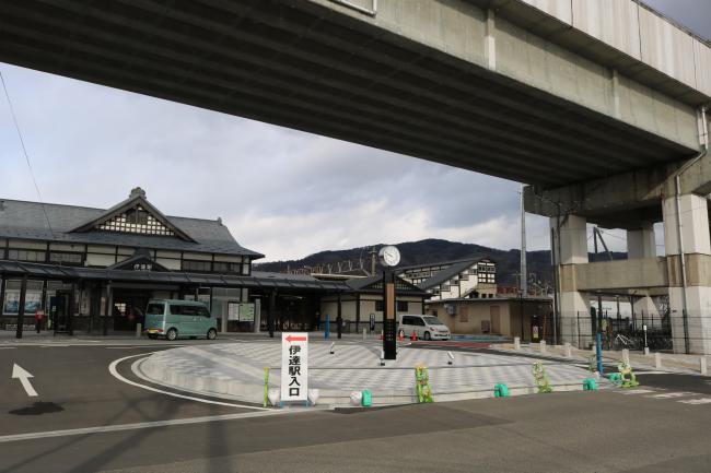 A Station Where Past and Present Meet ・ 過去と現在が落ち合う駅