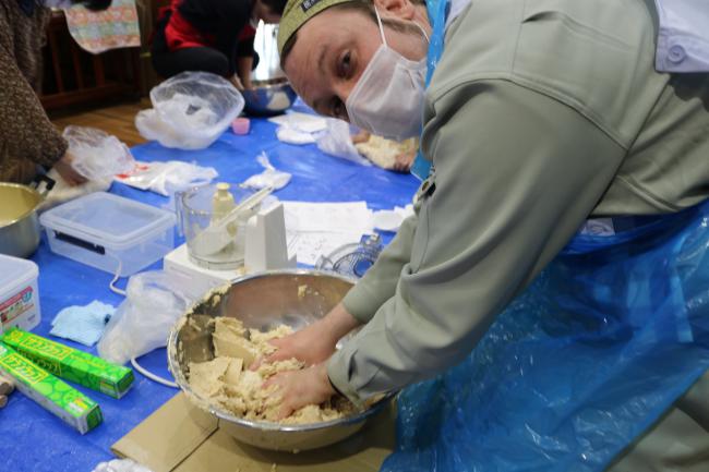 Kneading Miso ・ 味噌練り