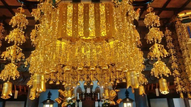 A Glorious Golden Umbrella ・ 輝かしい黄金の傘