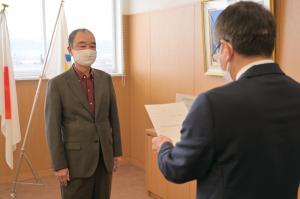 固定資産評価審査委員　辞令交付式3