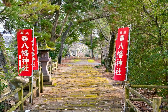 梁川八幡神社参道の写真