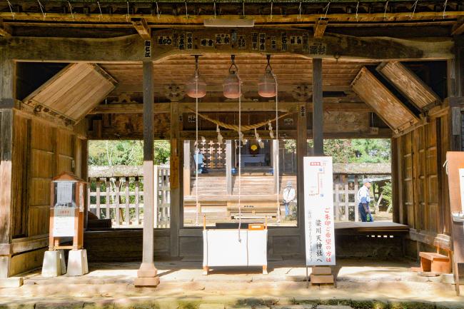 梁川八幡神社の神門の写真