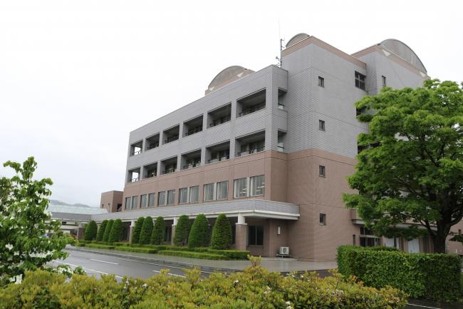 Date City Hall’s Yanagawa General Branch Office	・ 伊達市役所の梁川総合支所