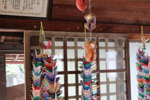 From Paper Cranes, to Hanging Dolls ・ 千羽鶴から吊るし雛まで