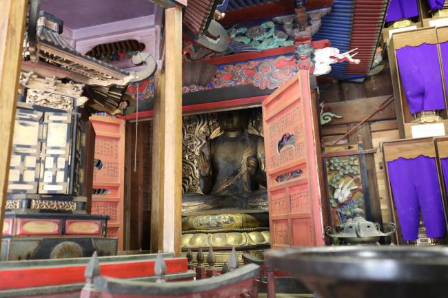 More Enlightenment than You Can Fit in a Box ・ 箱に収まれる以上の大悟