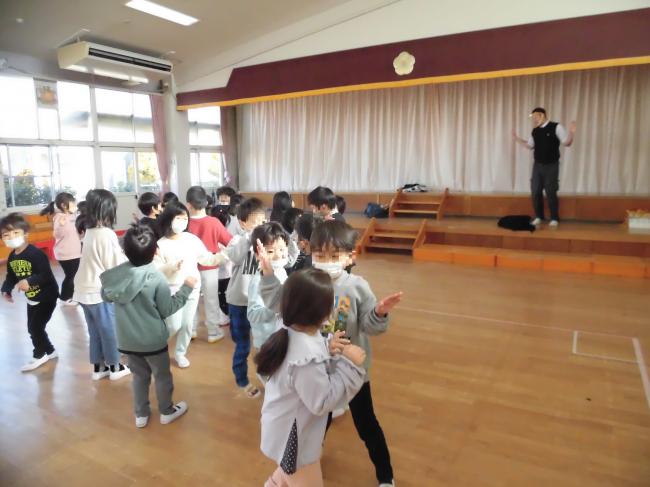 Spreading their Wings ・ 翼を張る