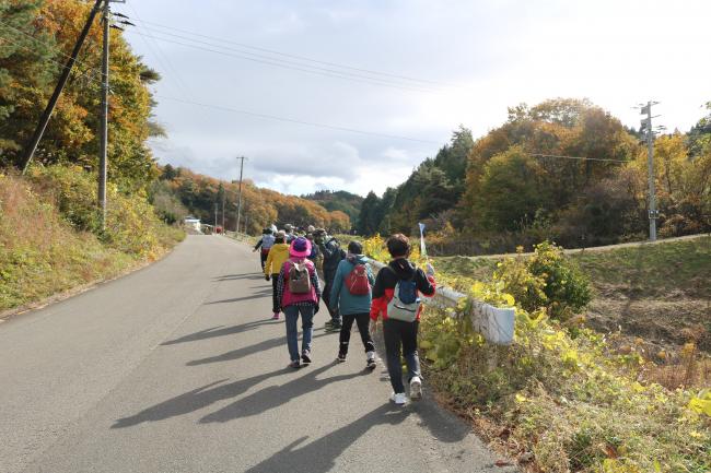 Walking Uphill ・ 坂上り