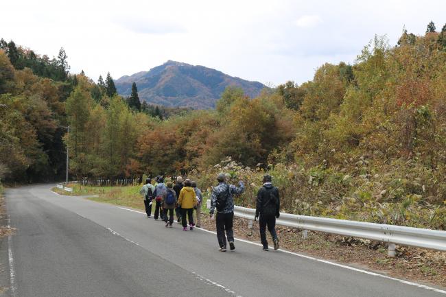 Walking Downhill ・ 坂下り