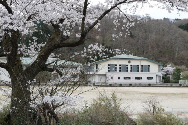 School of the Rocky Field ・ 石田の学校