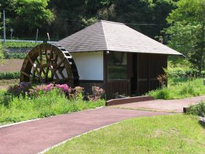 月見舘森林公園の水車小屋です。