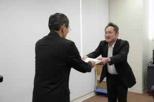委嘱状交付の様子