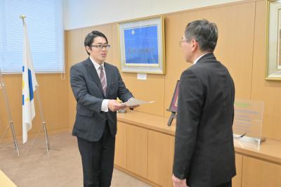 福井さん辞令交付