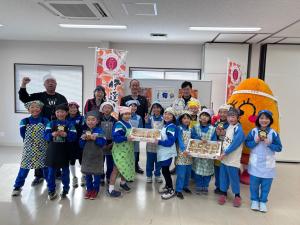 児童たちの集合写真