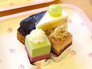 ケーキ４種類の写真画像