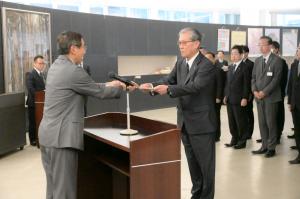 退任辞令交付式