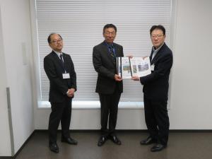 要望書手交の様子